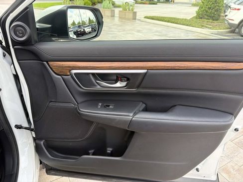 Used 2017 Honda CR-V Touring image 17