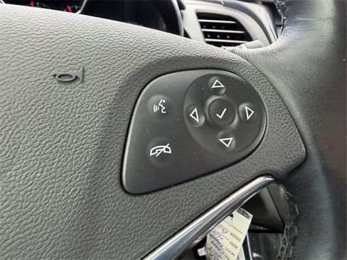 Used 2017 Chevrolet Impala LT w/ Convenience Package image 30