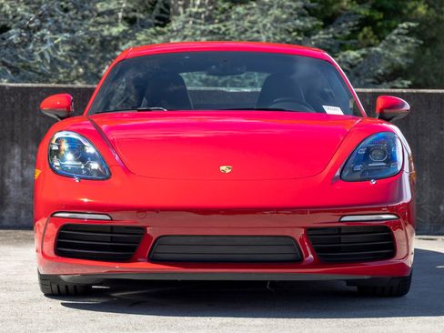 Certified 2025 Porsche 718 Cayman image 8