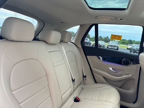 Used 2022 Mercedes-Benz GLC 300 image 29