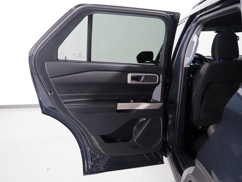Used 2022 Ford Explorer XLT image 53