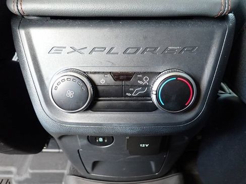 Certified 2025 Ford Explorer Active AWD/4WD image 21