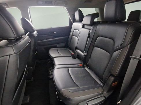 Used 2022 Nissan Pathfinder SL image 25