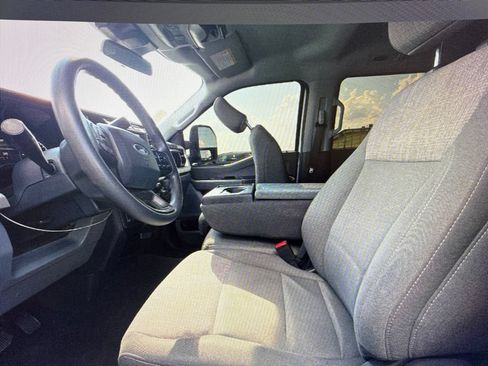 Used 2024 Ford F250 XLT w/ FX4 Off-Road Package AWD/4WD image 4