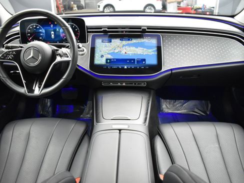 Used 2025 Mercedes-Benz E 350 4MATIC Sedan image 15