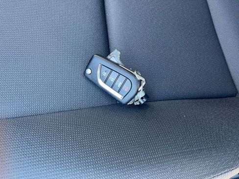 Used 2025 Toyota Corolla LE image 20