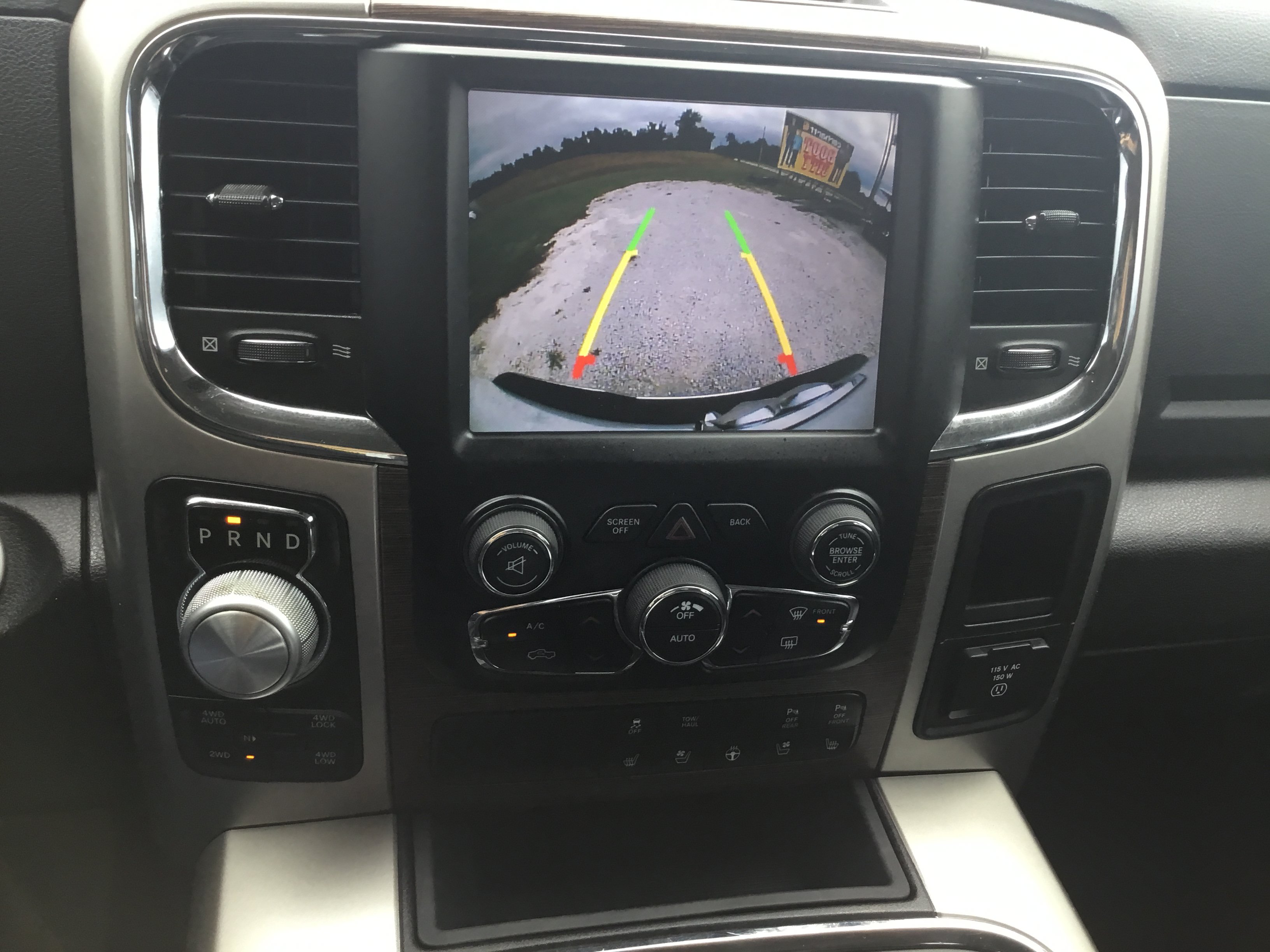 Used 2017 RAM 1500 Laramie w/ Convenience Group AWD/4WD image 18