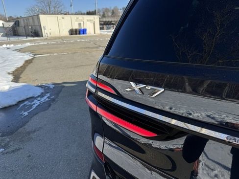 Used 2023 BMW X7 xDrive40i w/ M Sport Package image 10