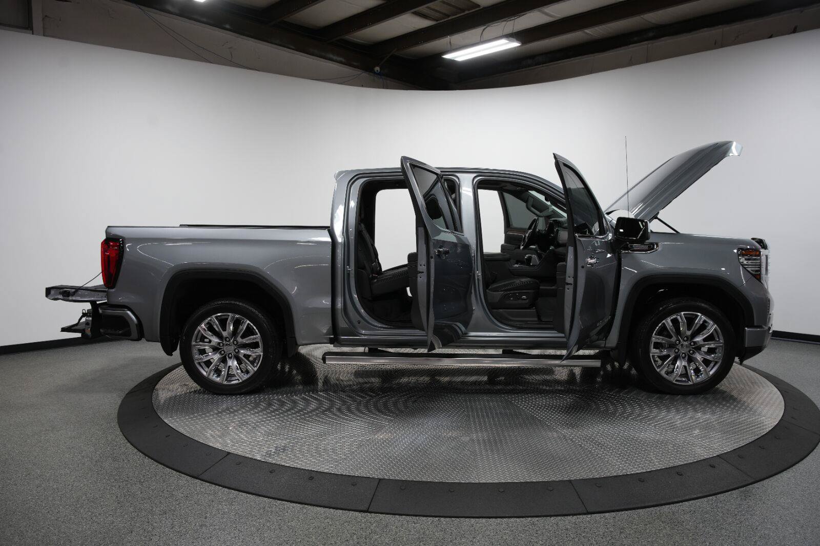 Certified 2024 GMC Sierra 1500 Denali w/ Denali Reserve Package AWD/4WD image 13
