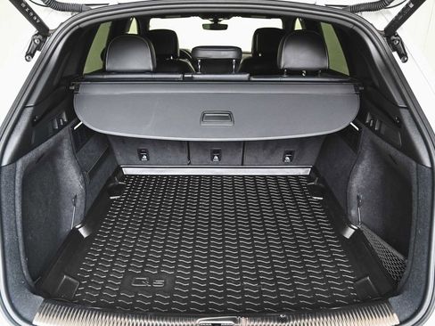 Used 2025 Audi SQ5 Premium Plus w/ Premium Plus Package image 36