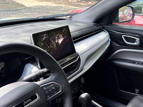 Used 2025 Jeep Compass Limited AWD/4WD image 35