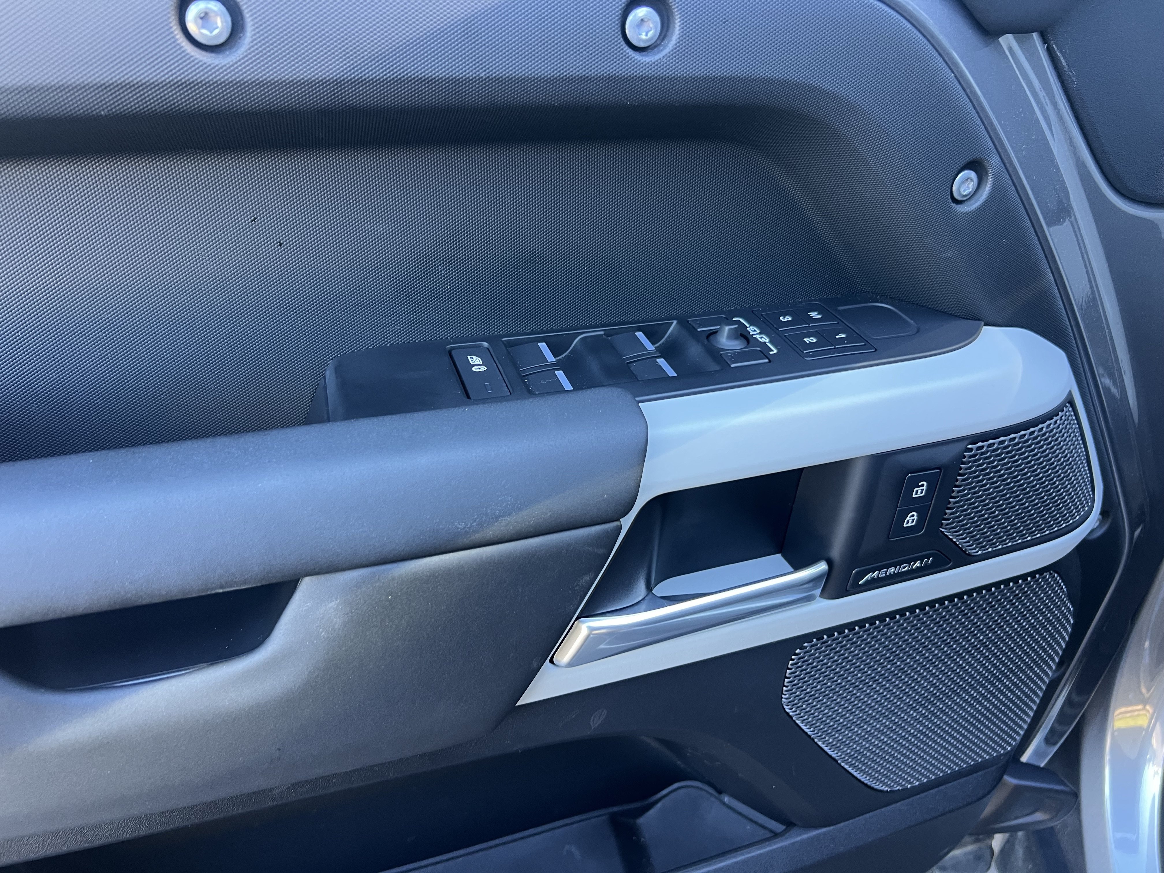 Certified 2024 Land Rover Defender 110 X-Dynamic SE AWD/4WD image 15