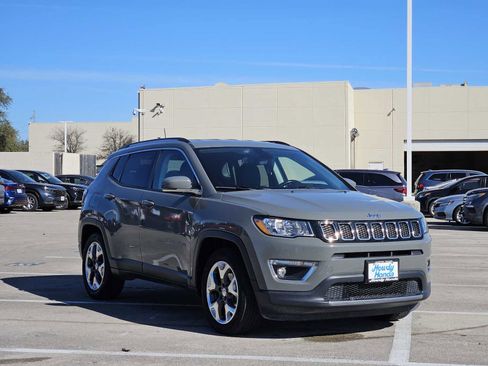 Used 2020 Jeep Compass Limited image 3