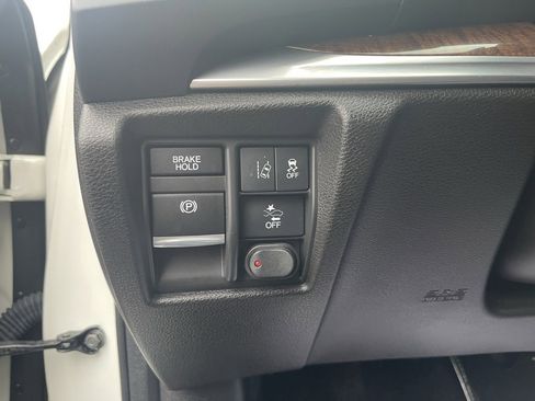 Used 2017 Acura MDX SH-AWD w/ Technology Package image 24