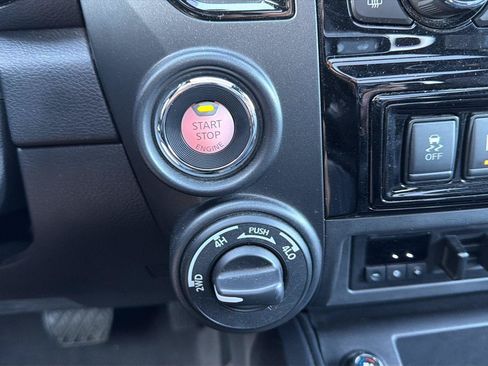 Used 2021 Nissan Titan PRO-4X w/ Pro-4x Convenience Package AWD/4WD image 18