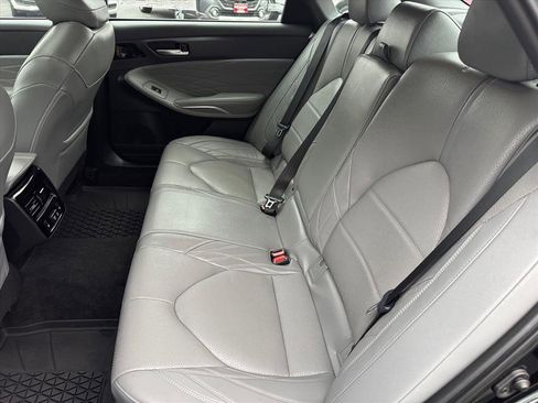 Used 2021 Toyota Avalon Limited w/ Advanced Safety Package image 7