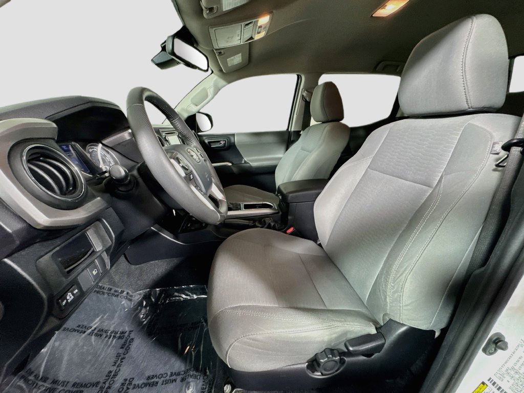 Used 2019 Toyota Tacoma SR5 AWD/4WD image 17