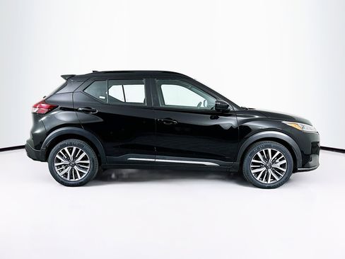 Used 2024 Nissan Kicks SR image 10
