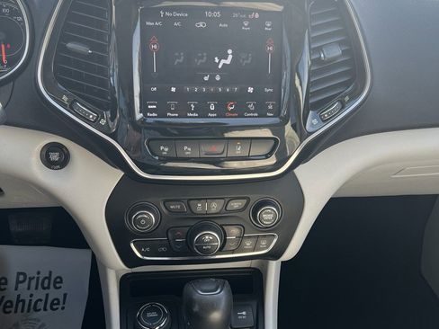 Used 2019 Jeep Cherokee Limited w/ Technology Group image 23