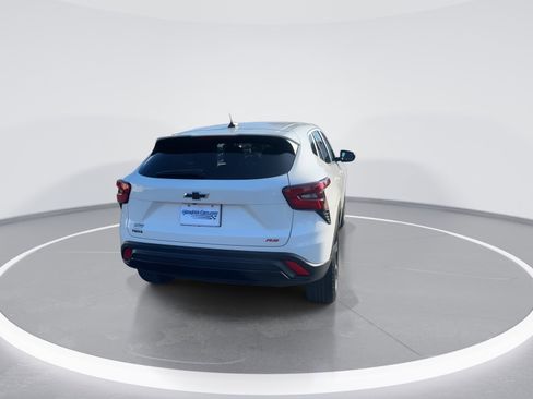 Used 2024 Chevrolet Trax RS w/ Driver Confidence Package image 8