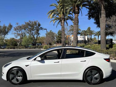 Used 2021 Tesla Model 3 Standard Range Plus image 20