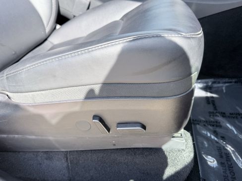 Used 2023 Tesla Model Y Performance image 47