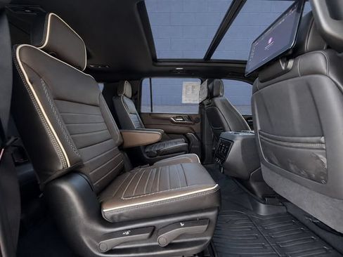 Used 2025 GMC Yukon XL Denali Ultimate AWD/4WD image 21