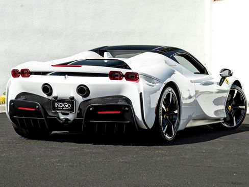 Used 2024 Ferrari SF90 Spider AWD/4WD image 8