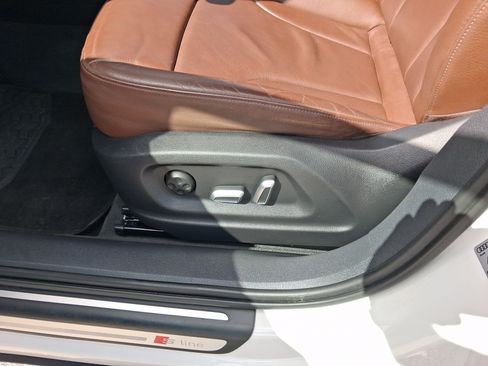 Used 2018 Audi Q3 2.0T Premium FWD image 11