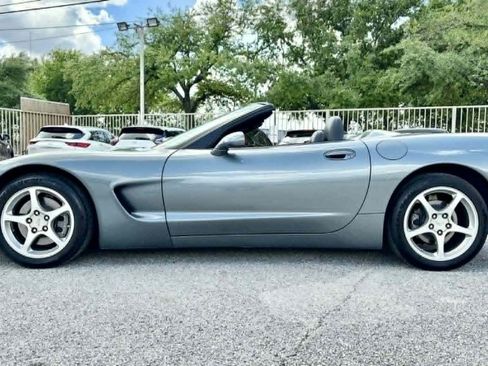 Used 2004 Chevrolet Corvette Convertible image 8
