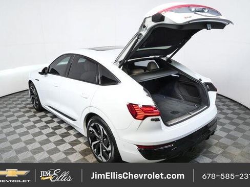 Used 2024 Audi Q8 e-tron Premium Plus w/ Premium Plus Package AWD/4WD image 31