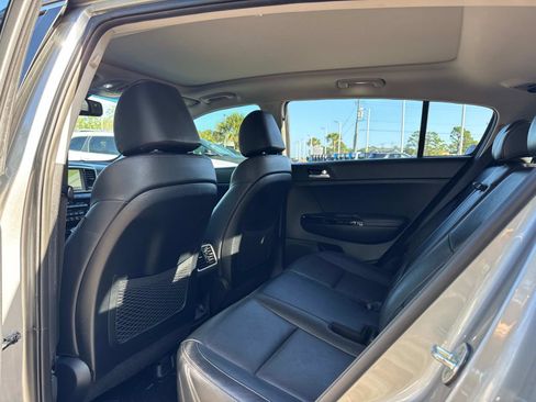 Used 2022 Kia Sportage EX w/ EX Technology Package FWD image 15