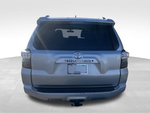 Used 2017 Toyota 4Runner SR5 image 4