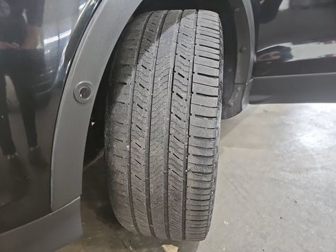Used 2014 Ford Escape Titanium w/ Equipment Group 401A FWD image 37