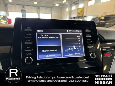 Used 2024 Toyota Camry SE image 6