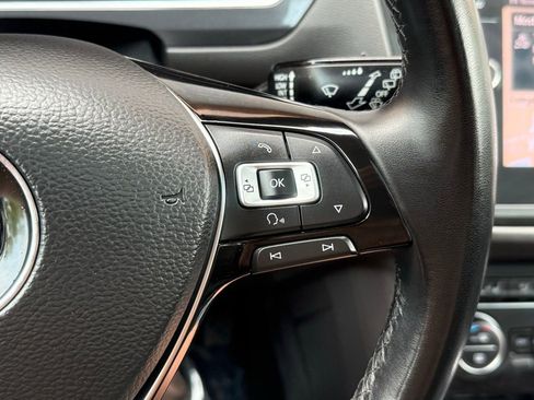 Used 2018 Volkswagen Tiguan SEL Premium image 36