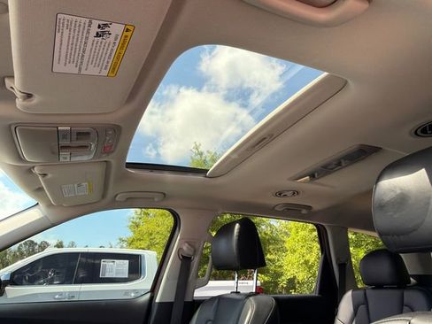 Used 2023 Kia Telluride S w/ S Sunroof Package FWD image 32
