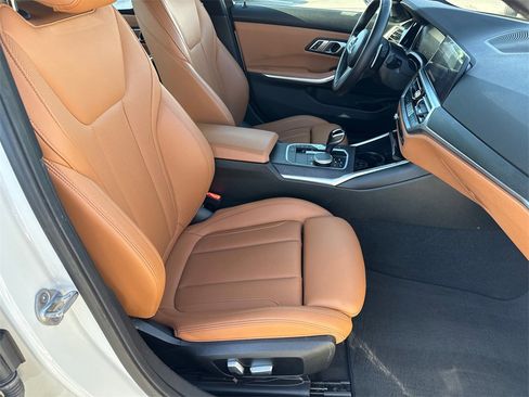 Used 2022 BMW 330i Sedan w/ M Sport Package image 13