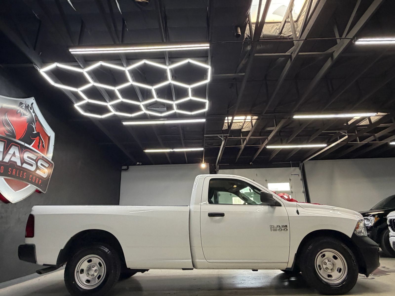 Used 2018 RAM 1500 Express RWD image 10
