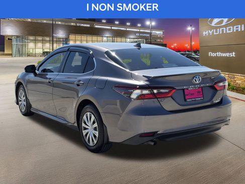 Used 2023 Toyota Camry LE image 9