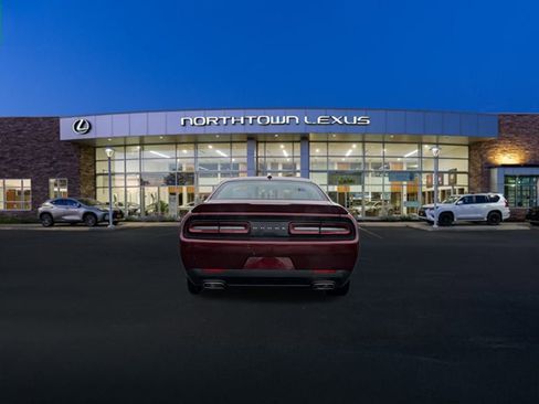 Used 2022 Dodge Challenger SXT w/ Plus Package image 17