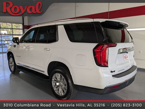 Used 2023 GMC Yukon SLT image 2