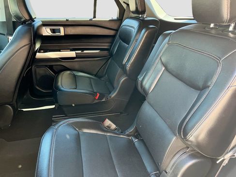 Used 2024 Ford Explorer Limited w/ Limited Technology Package AWD/4WD image 26