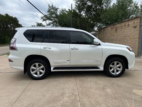 Used 2018 Lexus GX 460 w/ Navigation Package AWD/4WD image 16