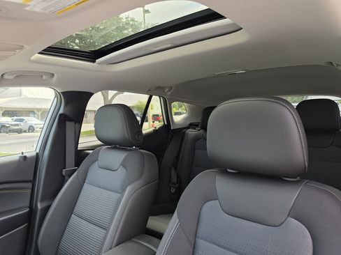 New 2026 Chevrolet Trax LT w/ Sunroof Package FWD image 25