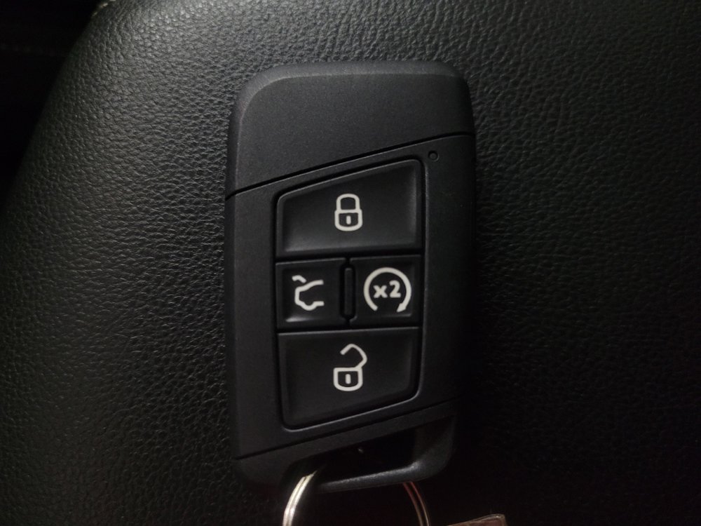 Used 2022 Volkswagen Tiguan SE FWD image 32