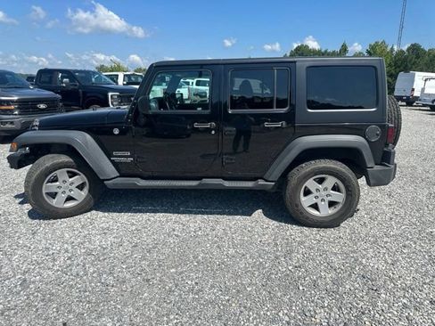 Used 2017 Jeep Wrangler Unlimited Sport w/ Quick Order Package 24S AWD/4WD image 7