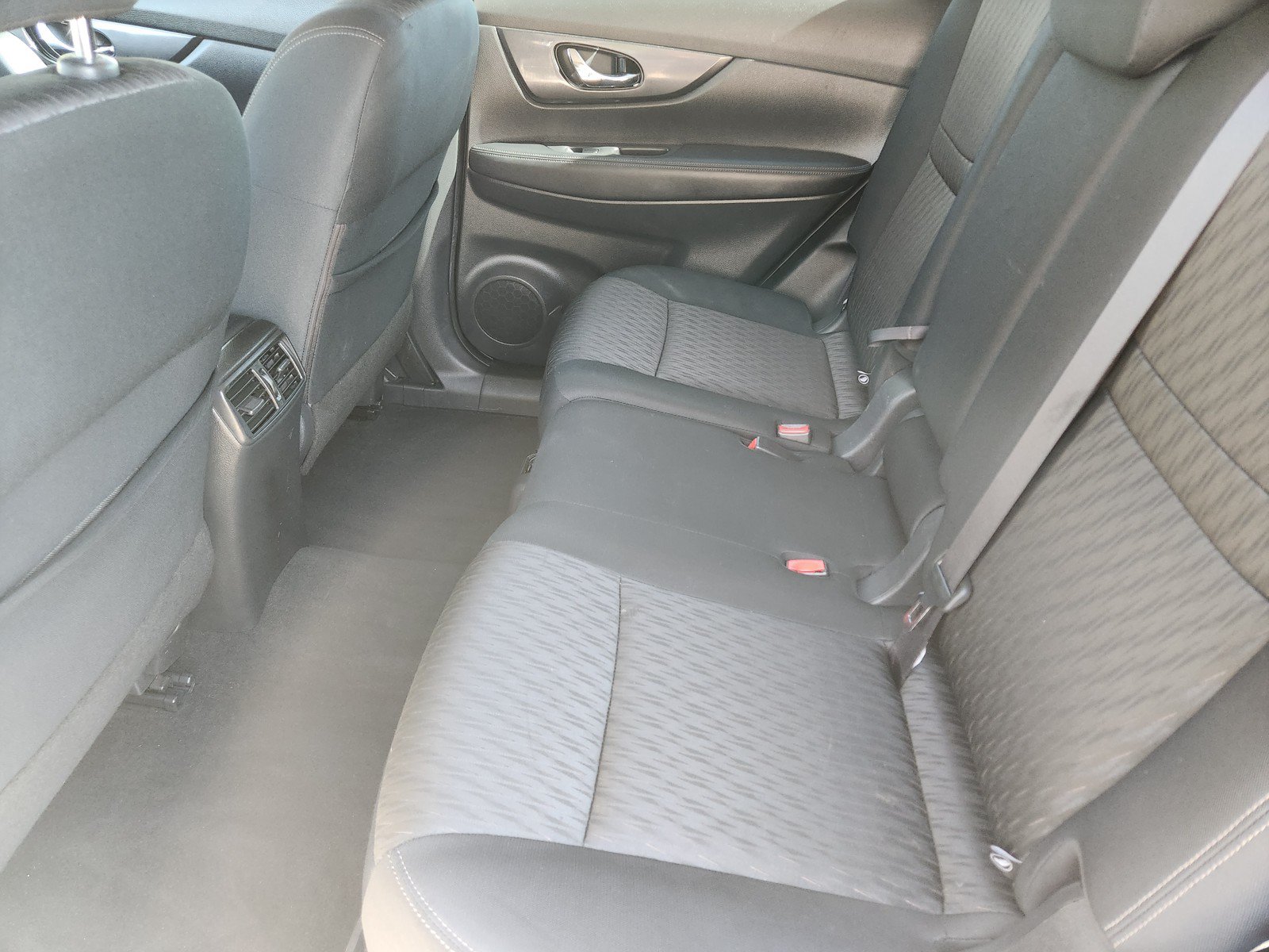 Used 2018 Nissan Rogue S FWD image 12