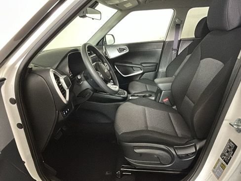 Used 2024 Kia Soul LX FWD image 12