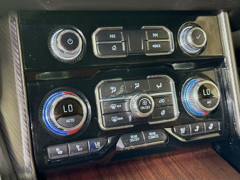Used 2024 GMC Yukon Denali Ultimate w/ LPO, Floor Liner Package AWD/4WD image 14